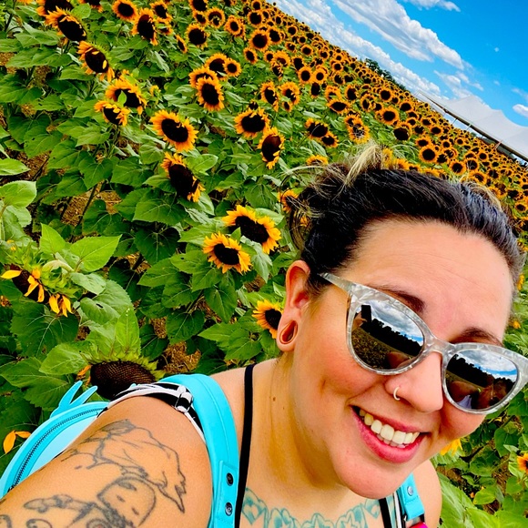 Meet your Posher, Daniela - Picture 1 of 1